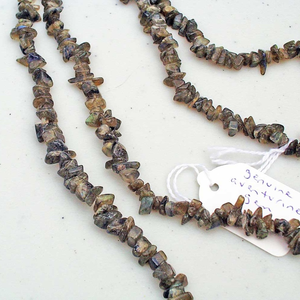 NECKLACE, AVENTURINE CHIPS GEMSTONE, TAG ON, 26 INCHES LONG, GREEN